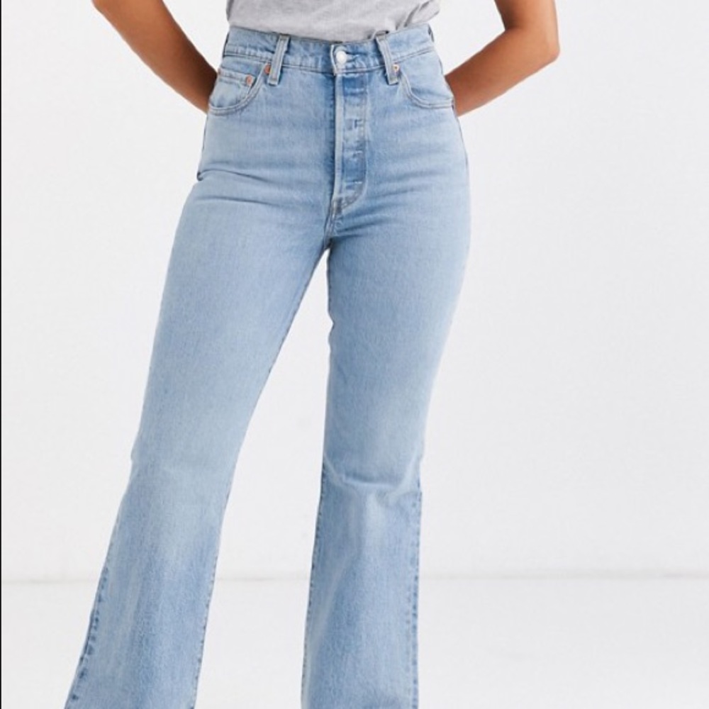 NWOT Levi High-Rise Flare Jean